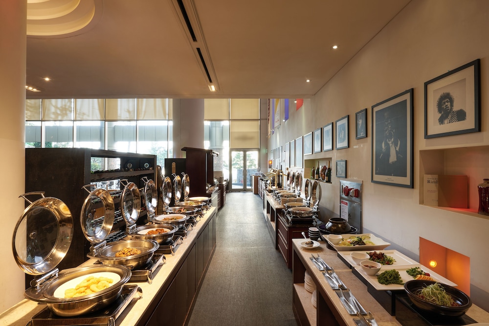 Hotel Riviera Cheongdam 22/50