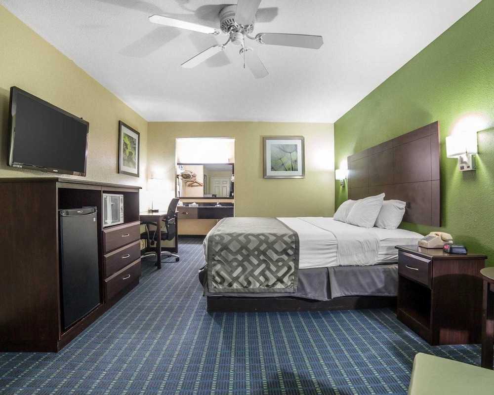 Rodeway Inn & Suites Needles CA 15/30