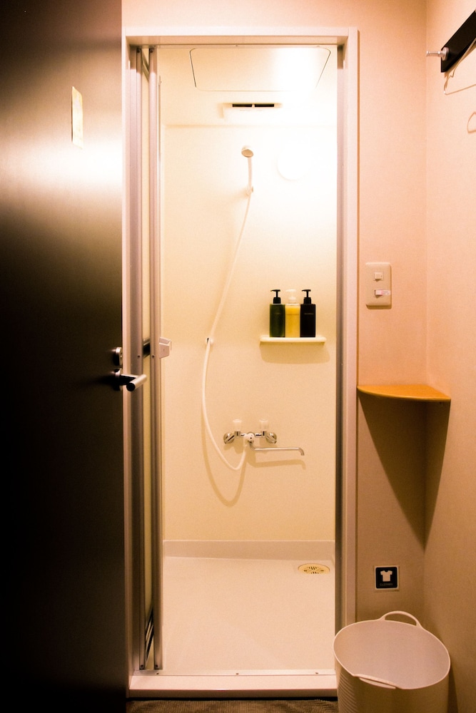 Nui. Hostel & Bar Lounge 49/50