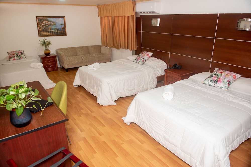 La Cresta Inn Hotel 11/34