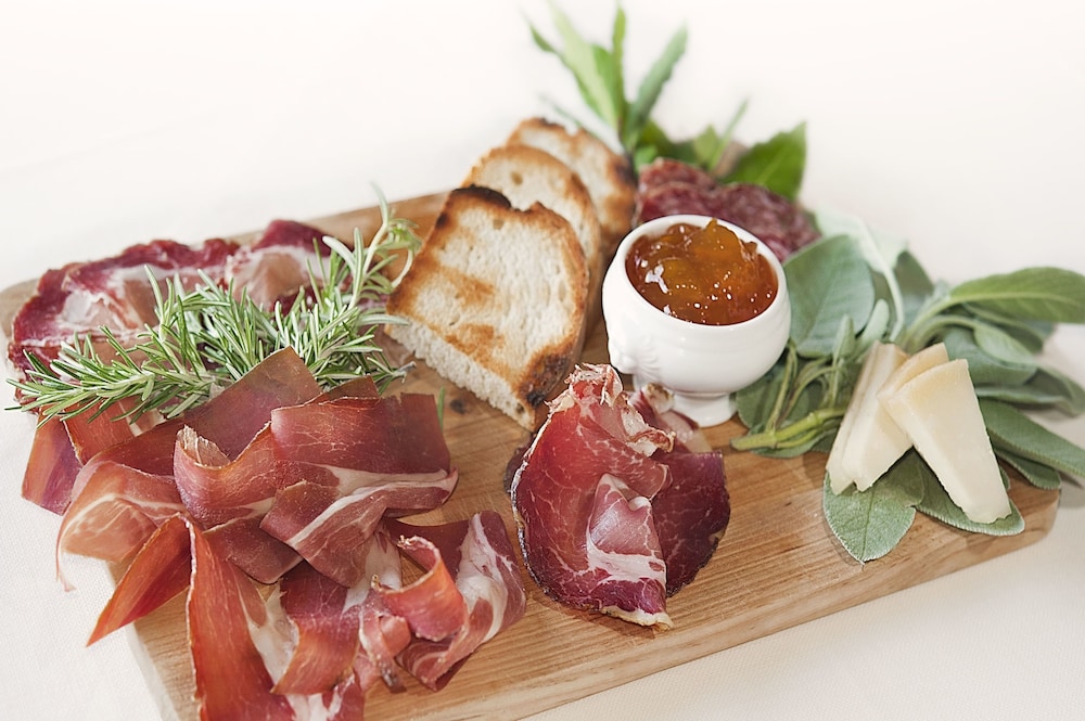 Relais Borgo San Faustino 16/50
