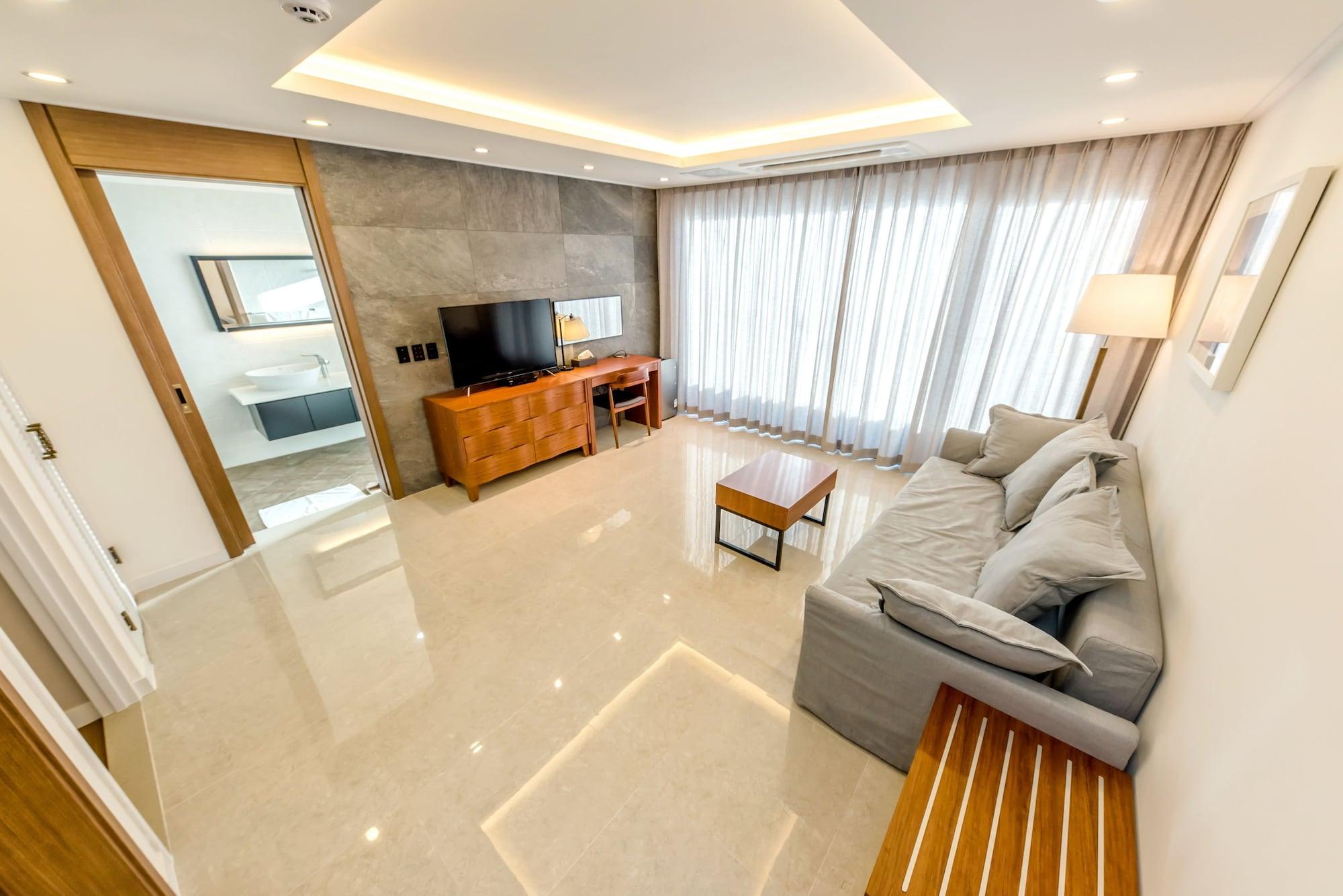 Arts Spa and Pool Villa 13/56