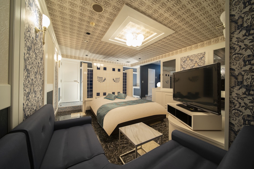 Royal Hotel Uohachi Bettei 25/30