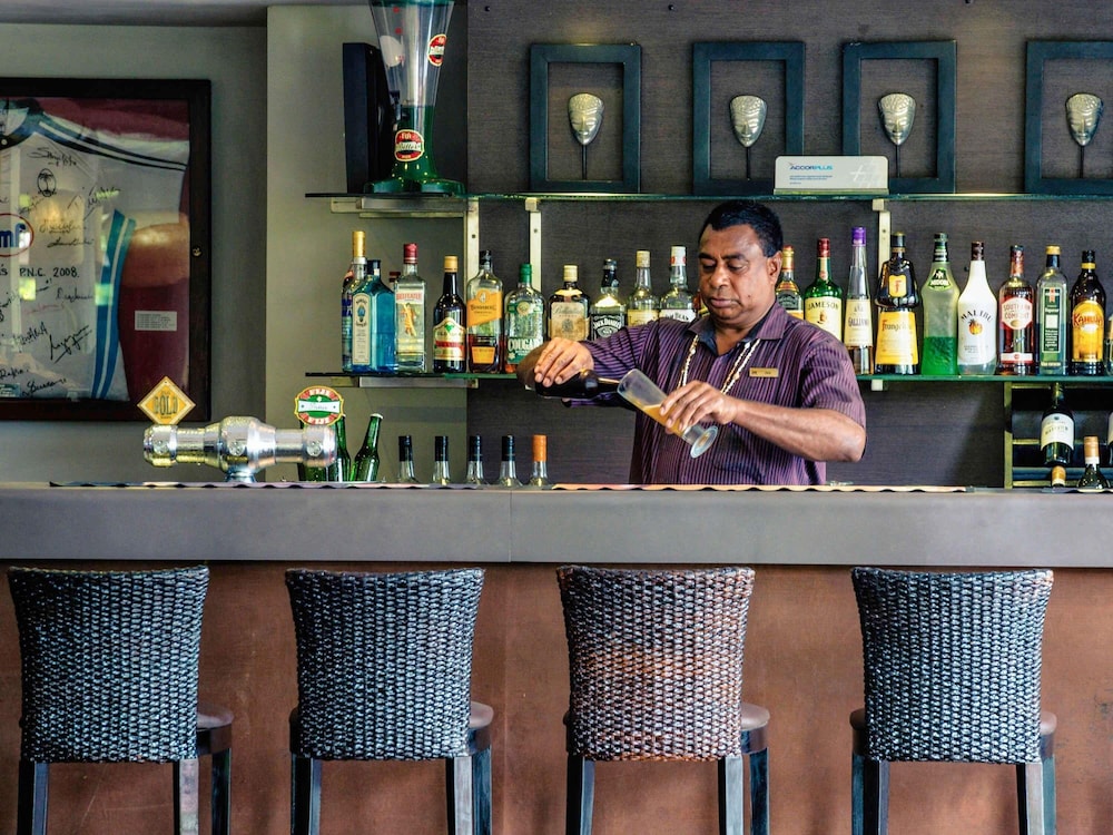 Mercure Nadi 37/48