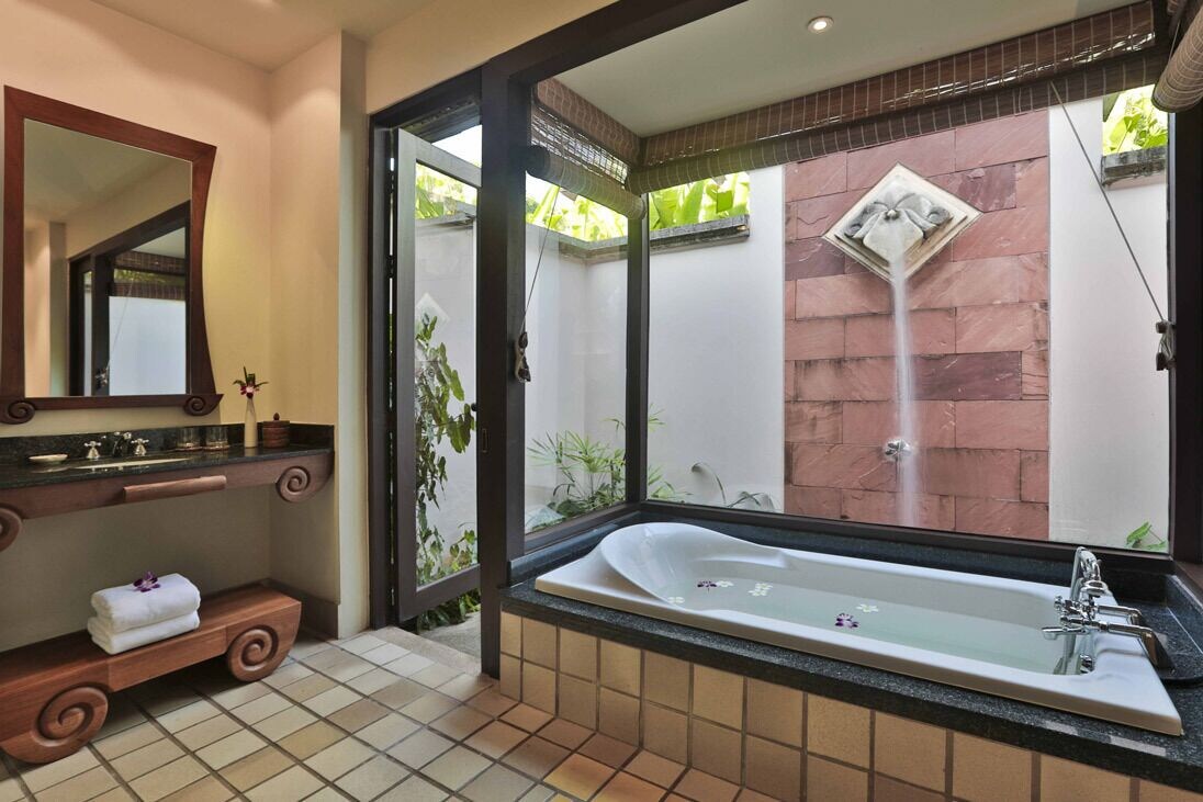 1 Bedroom, Villa, King Bed, Beach Side, Shared Pool
