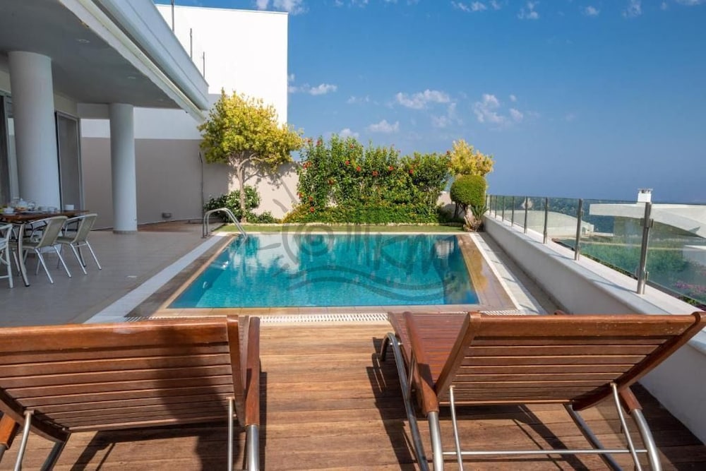Alsus Crete Escape 64/100