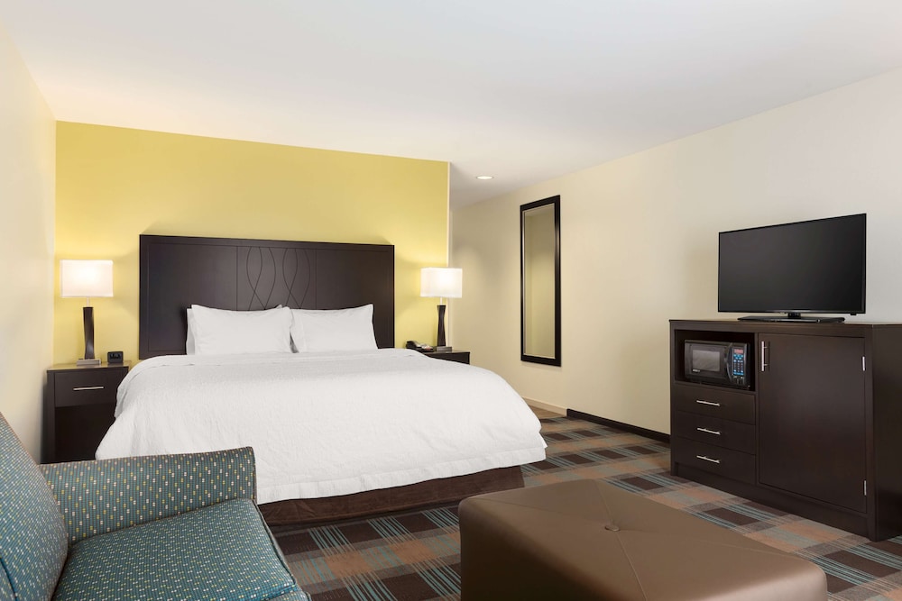 Hampton Inn Fairmont Wv 18/61