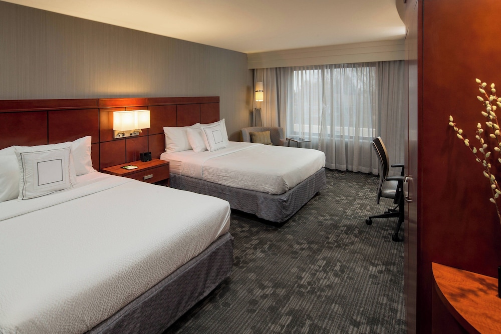 Executive, 2 Queen Beds