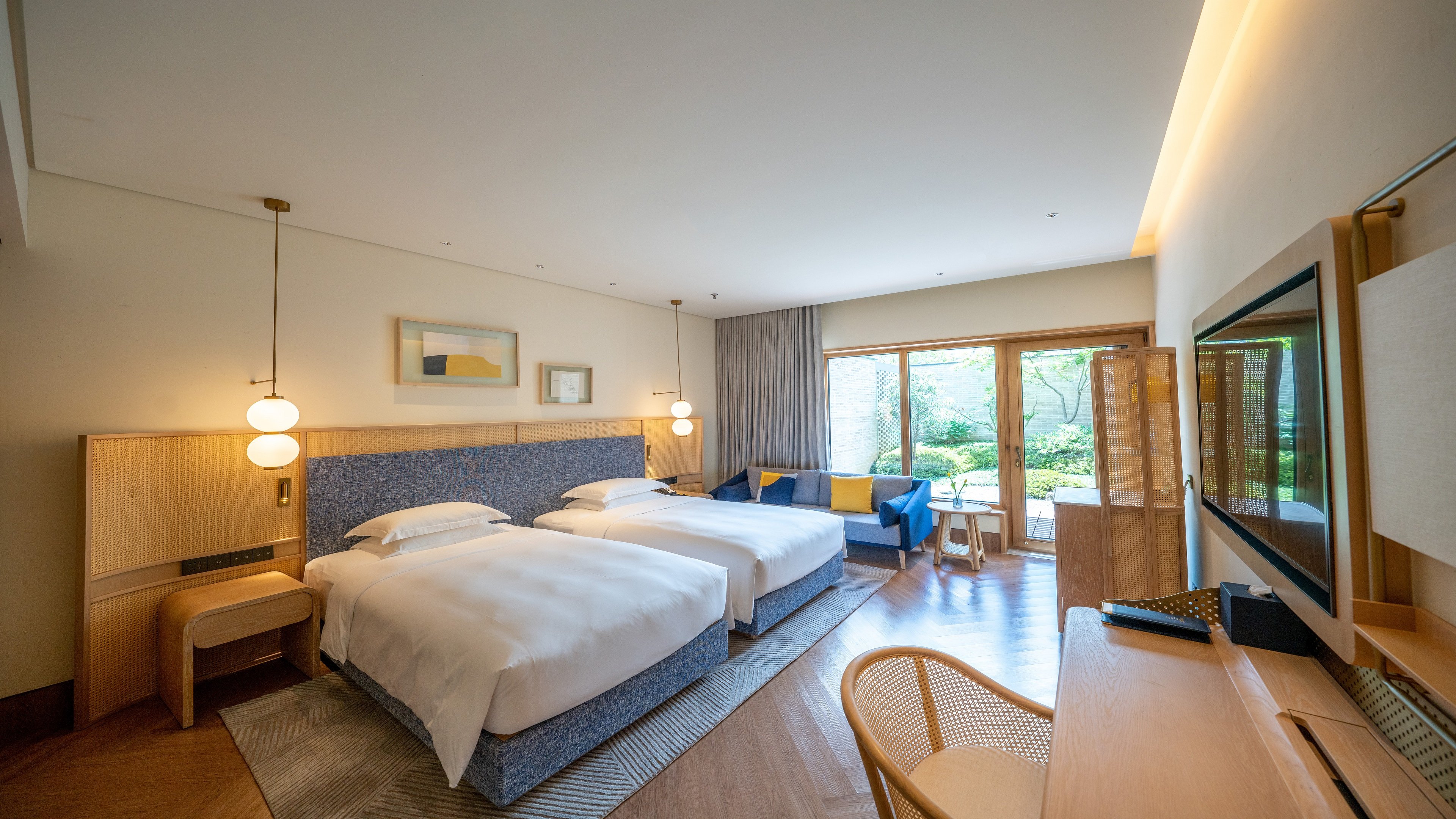 Standard, Twin Beds, Outdoor Living Area