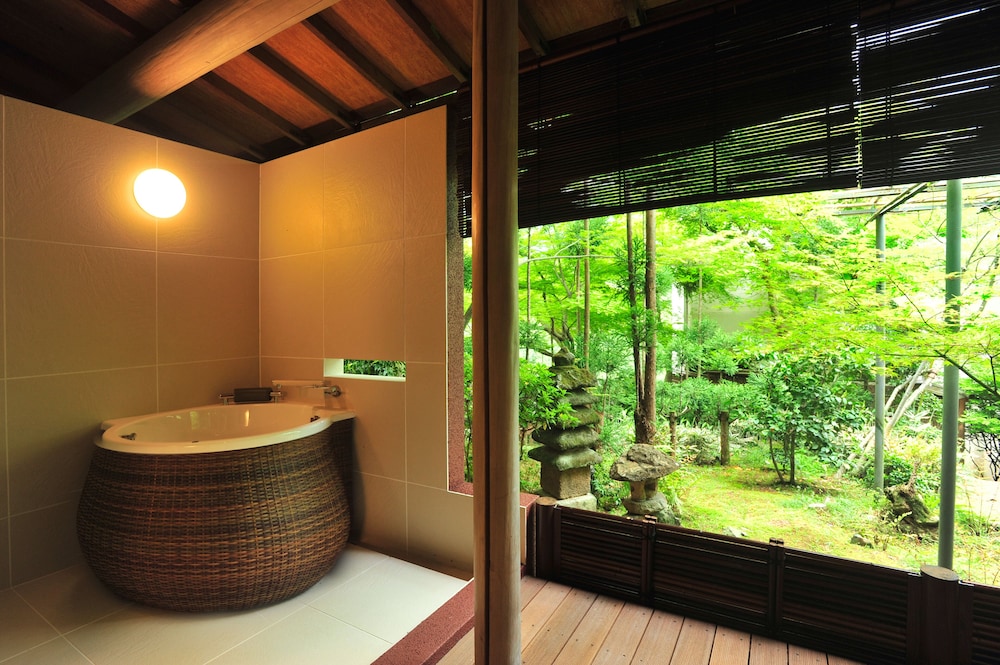 Ryokan Nenrinbo 30/50