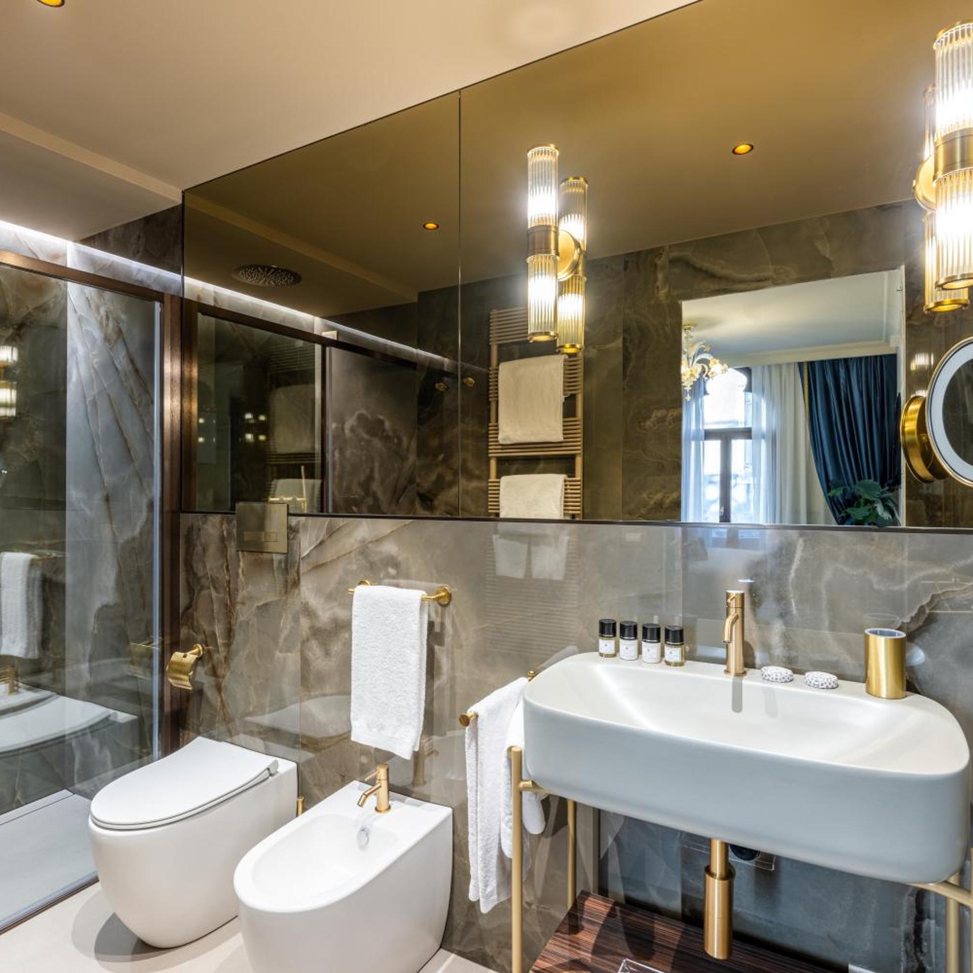 غرفة ديلوكس بسرير مزدوج بإطلالة على القناة، Hotel Palazzina Sardi 10/10