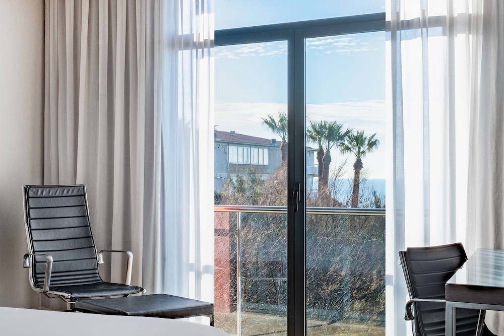 Sabatic Gava Mar, Barcelona, a Tribute Portfolio Hotel 37/39