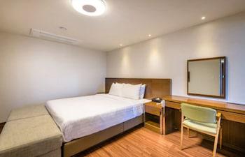 Spa, Suite, Single Bed, 2 Double Beds