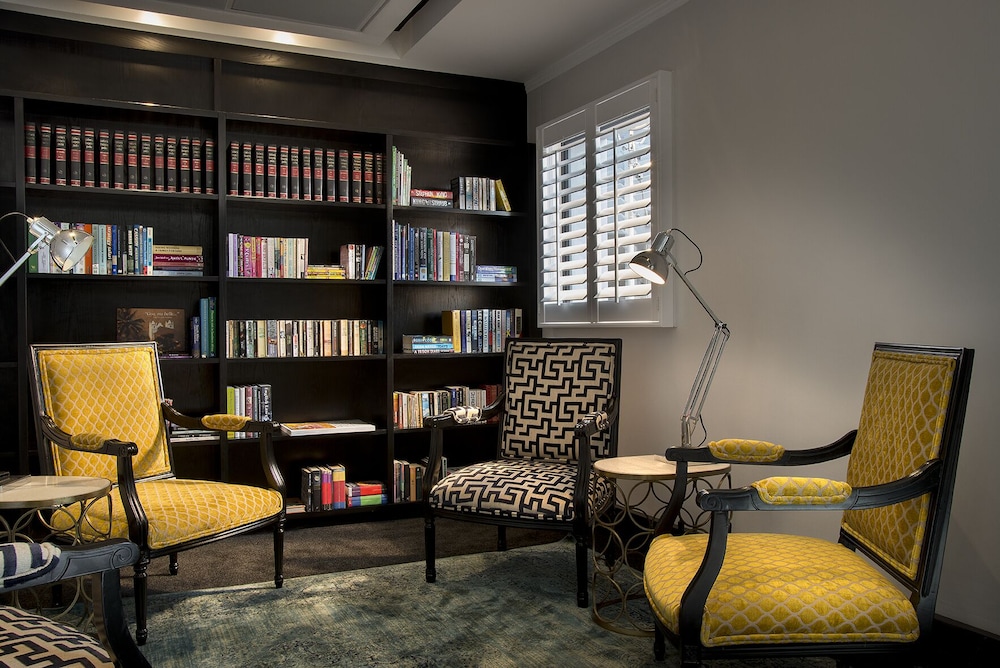 Max Executive Apartments 43/72