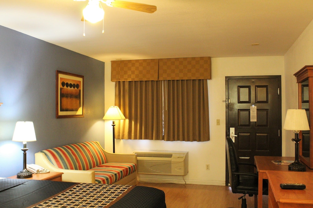 Days Inn By Wyndham El Paso West 27/50