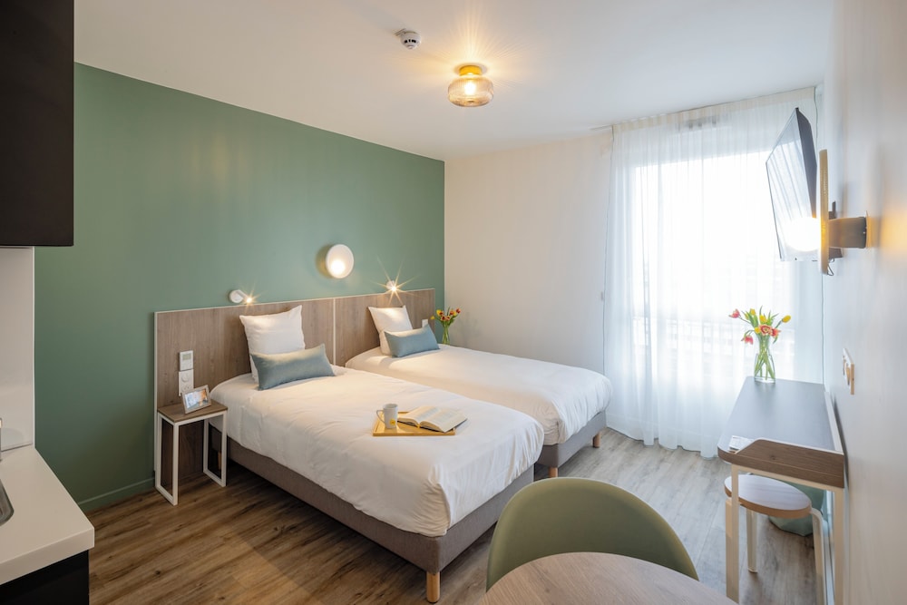 COMFORT, STUDIO, TWIN BEDS