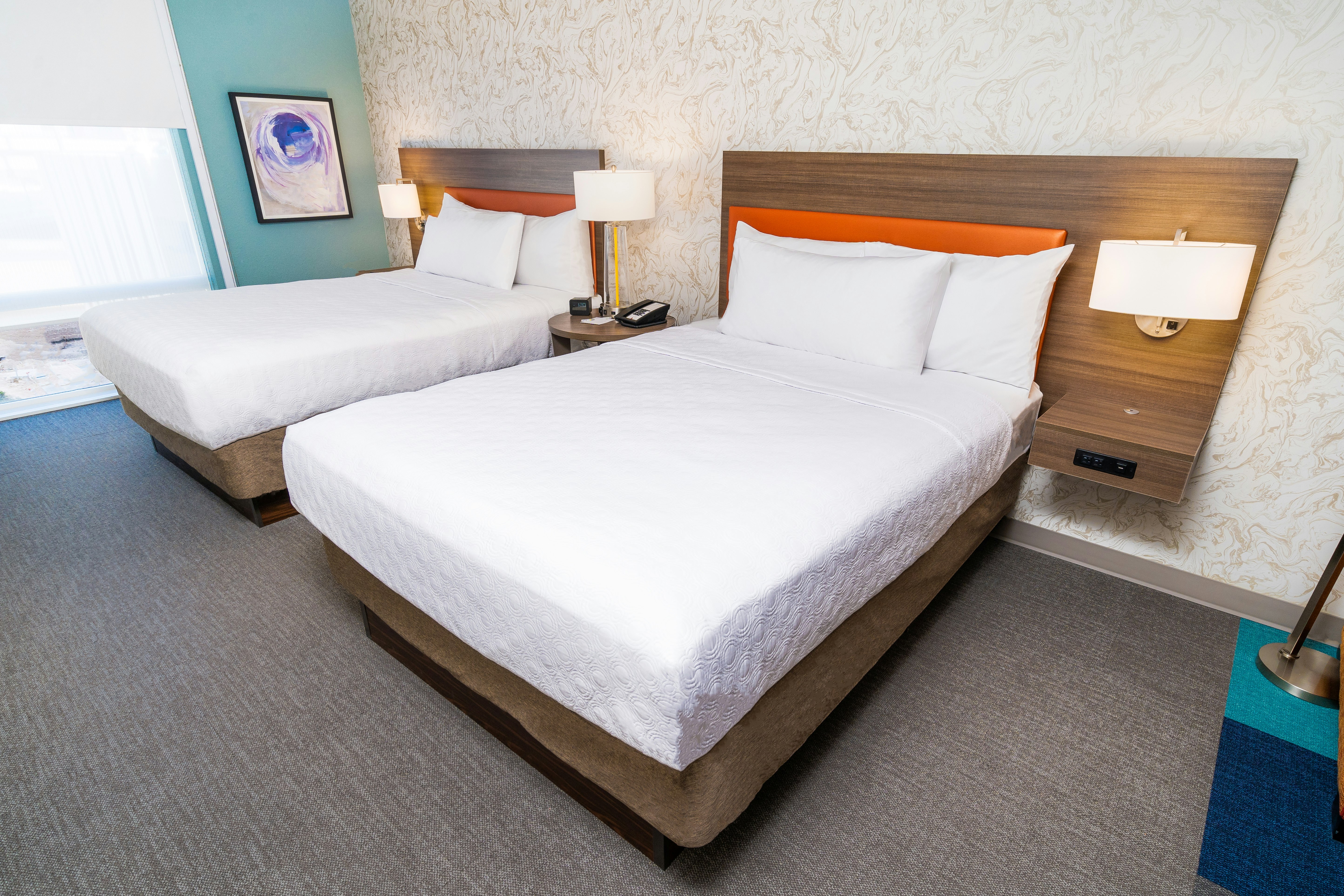 STUDIO, 2 QUEEN BEDS