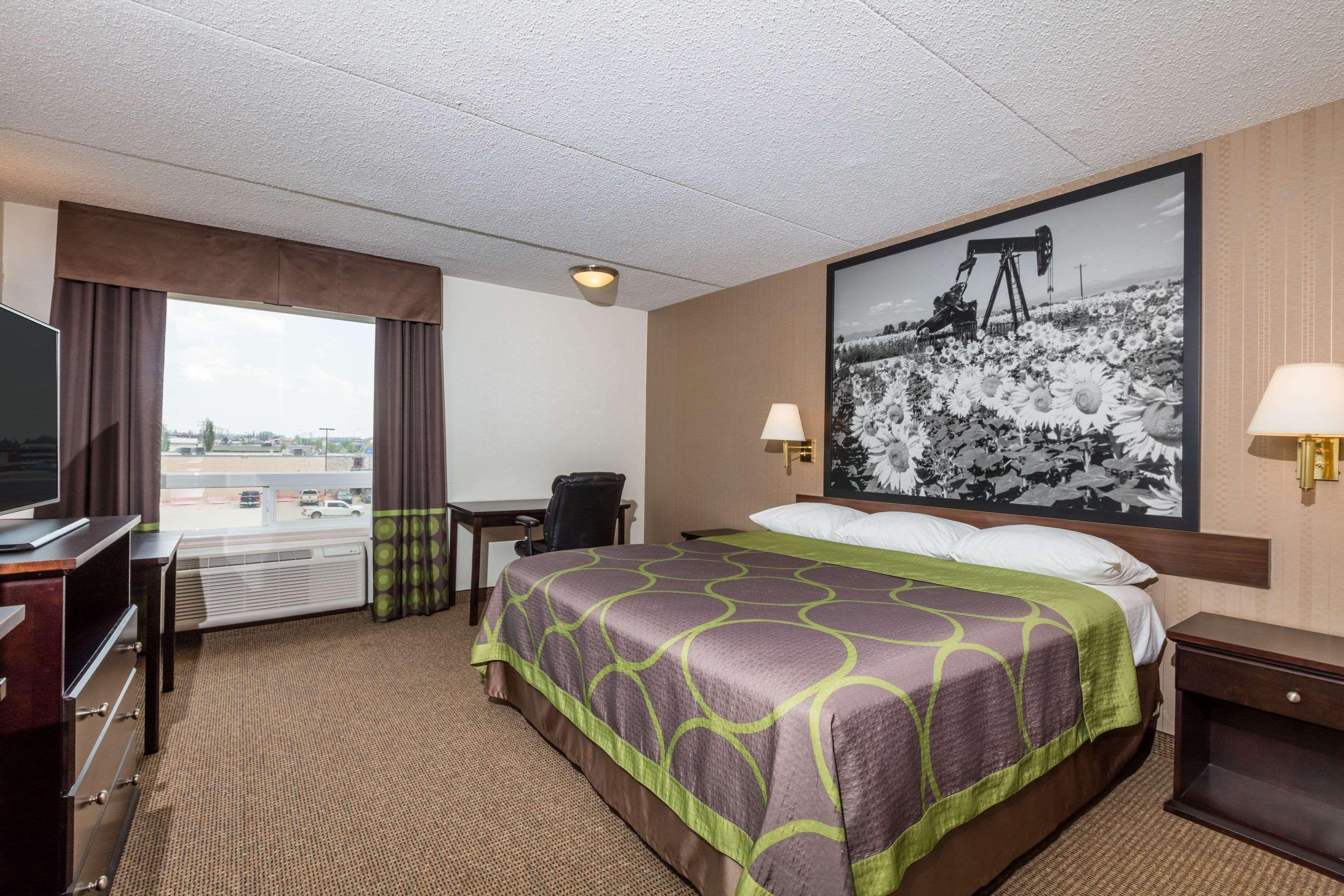 Room, King Bed
