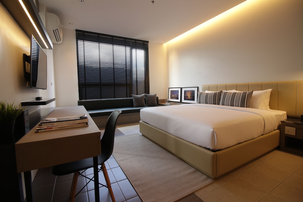 Theatre Residence 15/79