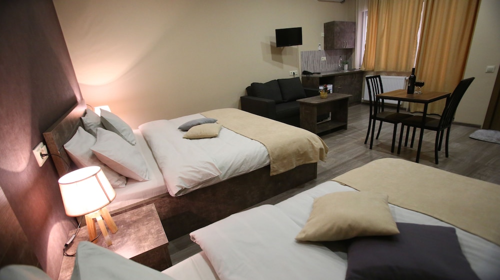 Nabadi Hotel 42/68