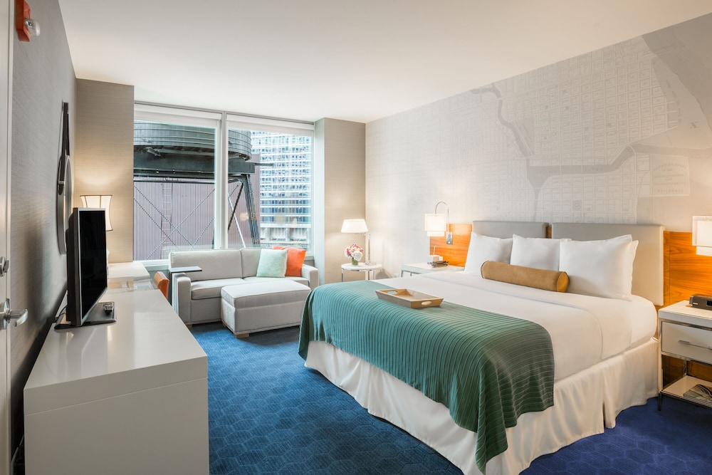 Kinzie Hotel 5/39