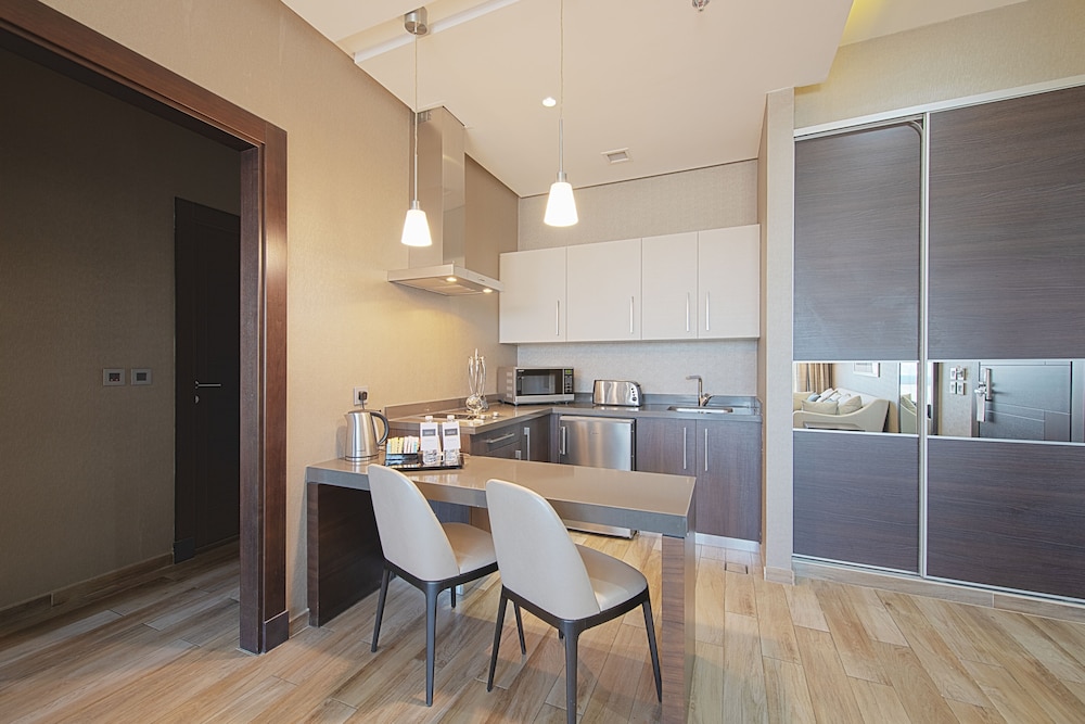 The House Boutique Suites 24/68