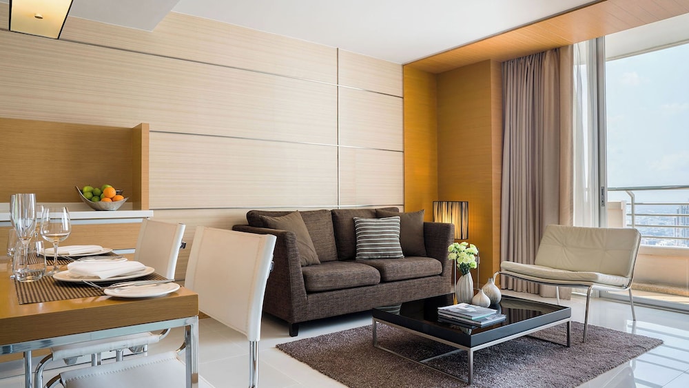 JC Kevin Sathorn Bangkok Hotel (ex. Anantara Sathorn Bangkok Hotel) 39/64