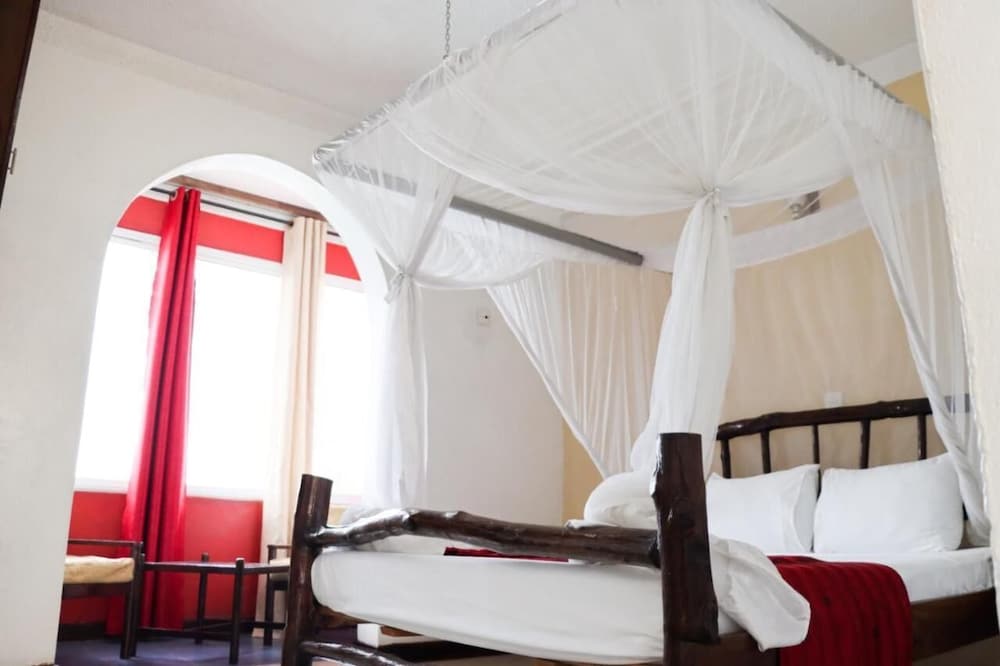 Bridge Hotel Mombasa 12/41