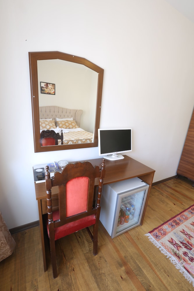 Hotel Ankatra 65/70
