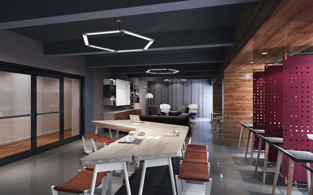 YOTEL San Francisco, Select by Hilton 60/76
