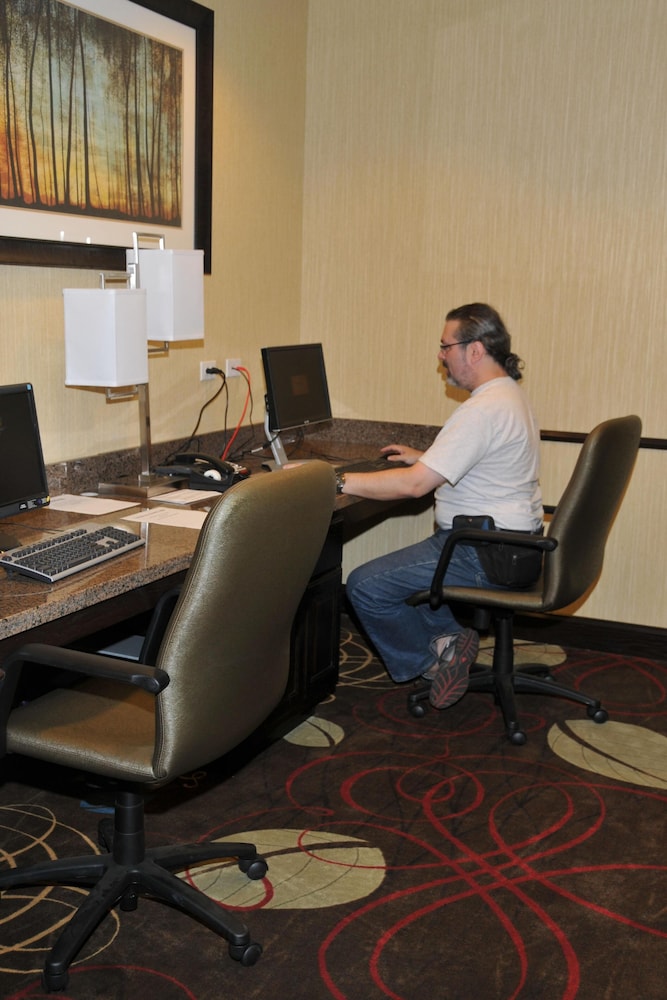 Holiday Inn Express Hotel Suites Clinton 23/25