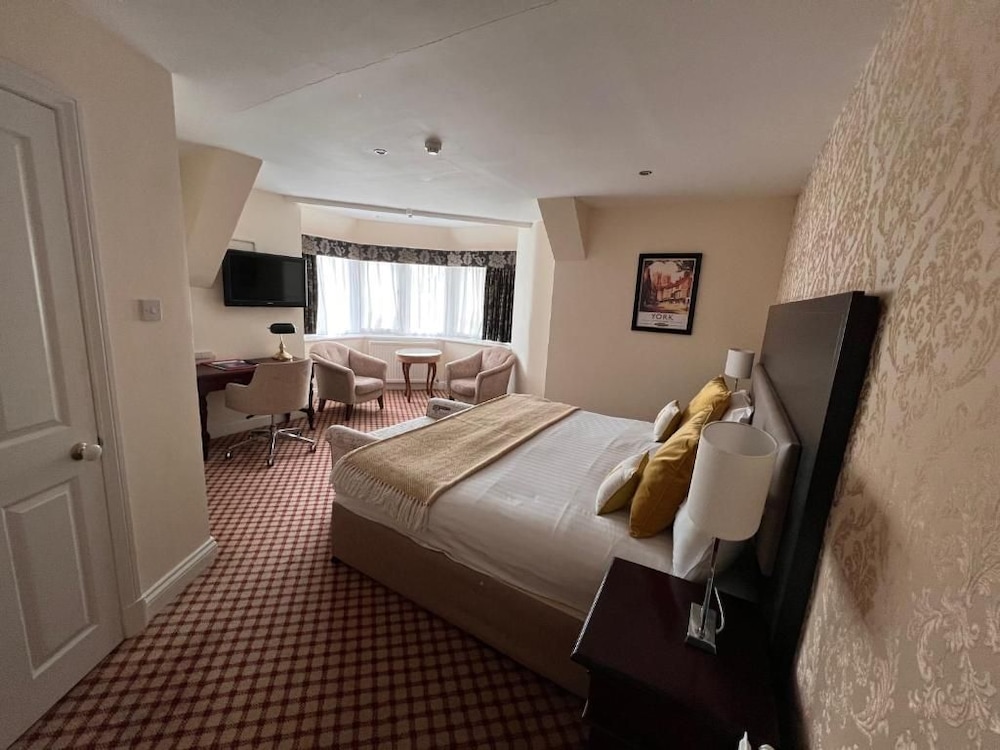 Haley s Hotel 23/65