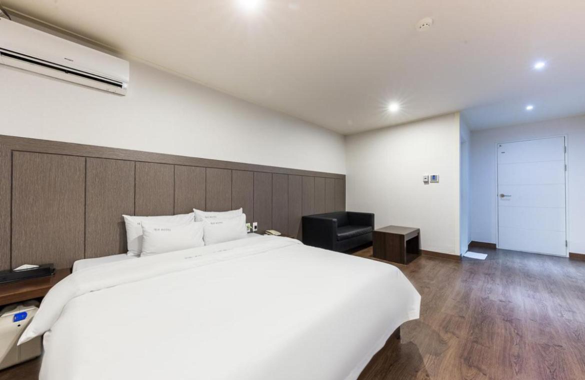 Daesan Hotel 8/42
