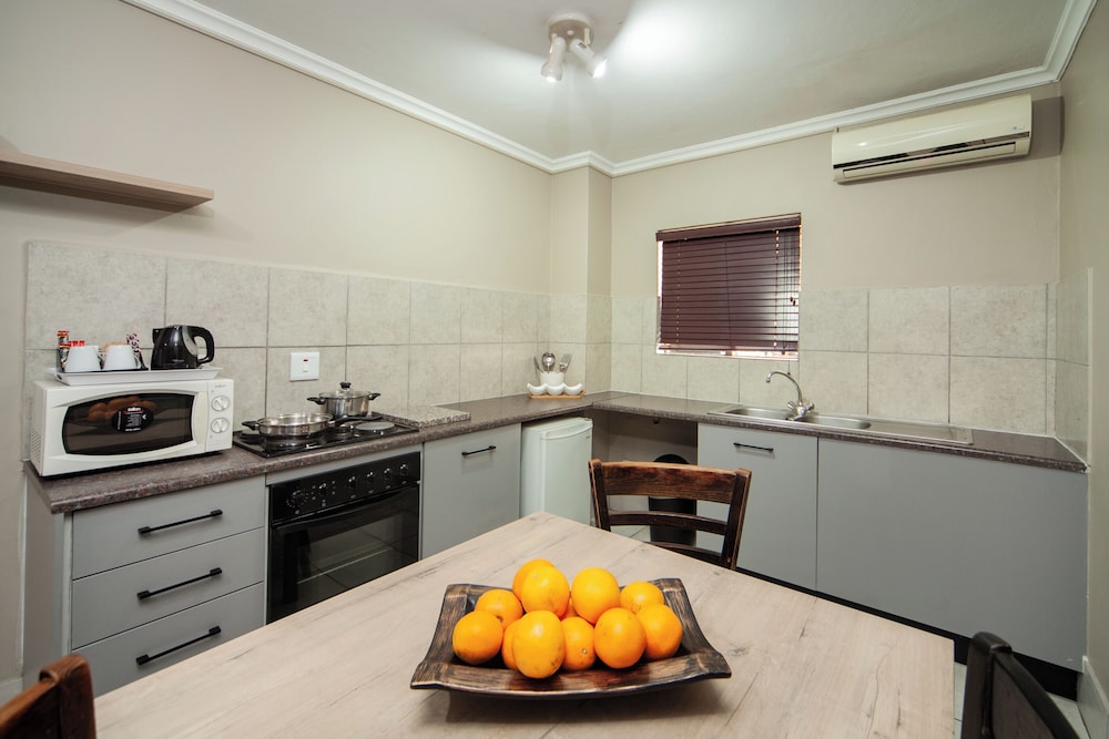 Hotel Tzaneen 48/70