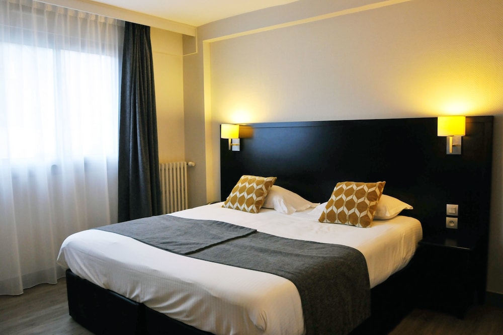 Quatrans Hotel 14/63
