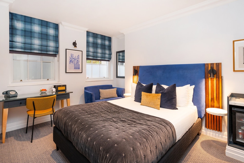 SEMI BASEMENT, DOUBLE BED