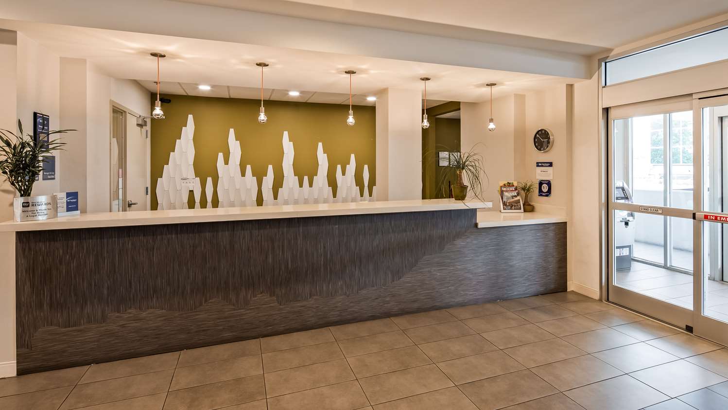 La Quinta Inn and Suites by Wyndham Tulsa Downtown - Route 66 1/14