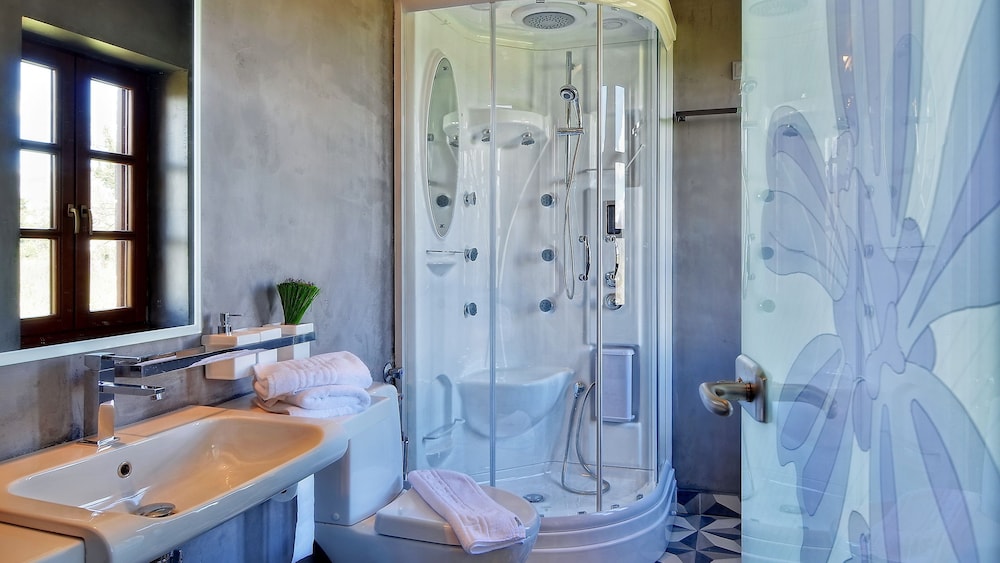Dilofo Hotel Luxury Suites 47/51
