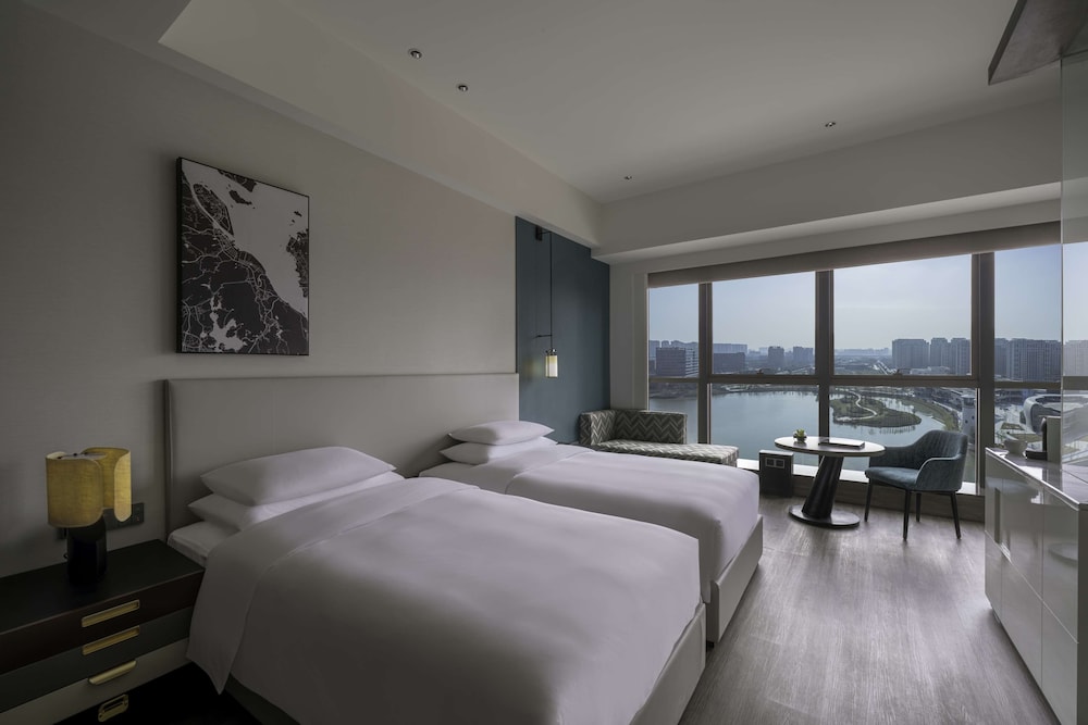 Hyatt Centric Lakeside Ningbo 15/47