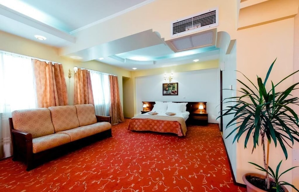 Mara Hotel 41/62