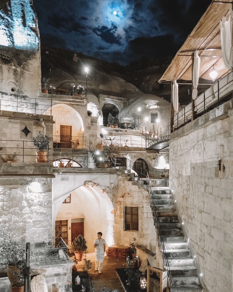 Artemis Cave Suites 19/64
