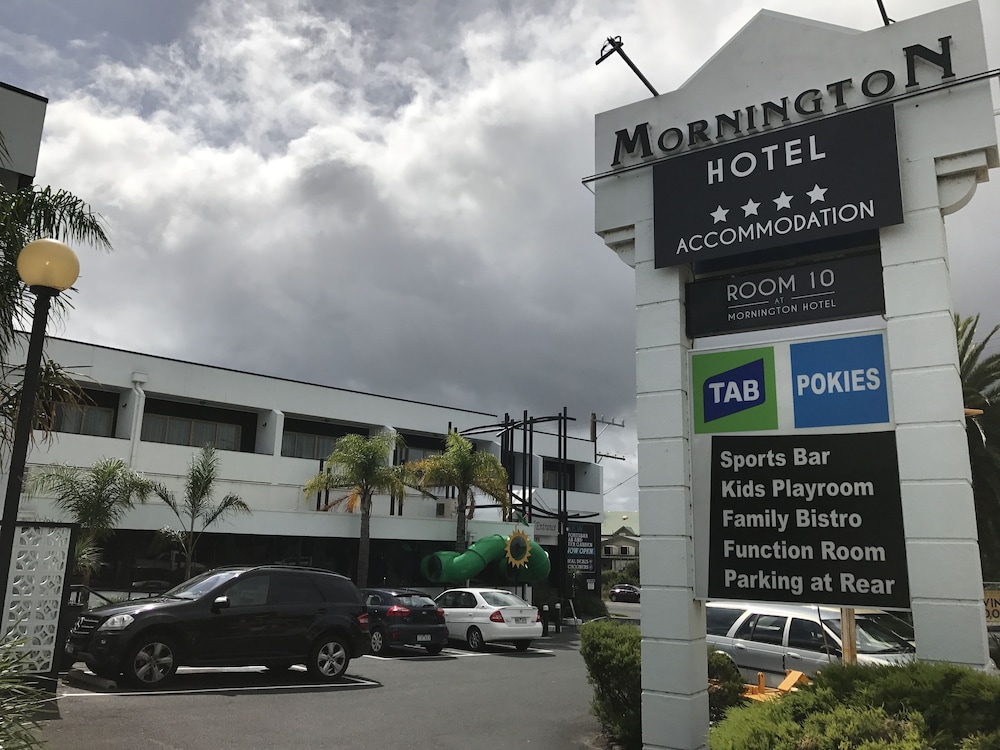 MORNINGTON HOTEL 2/45