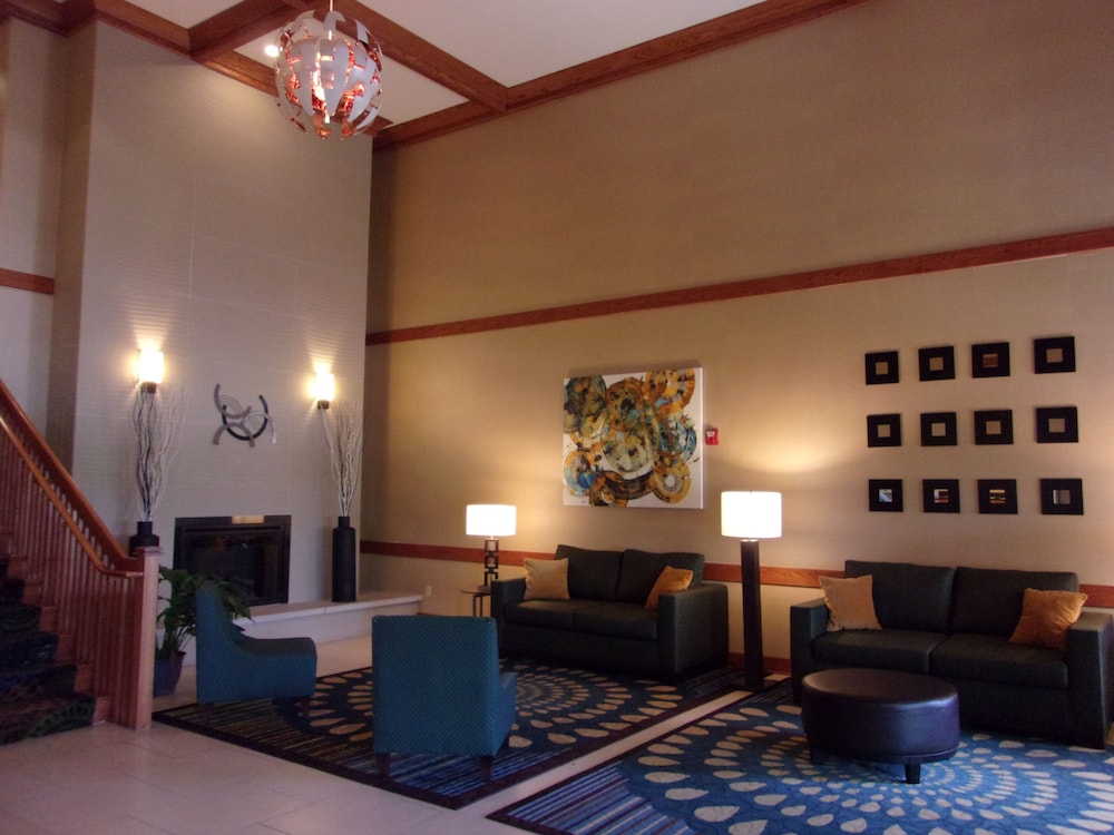 Holiday Inn Express Suites Chicago West Roselle 38/50