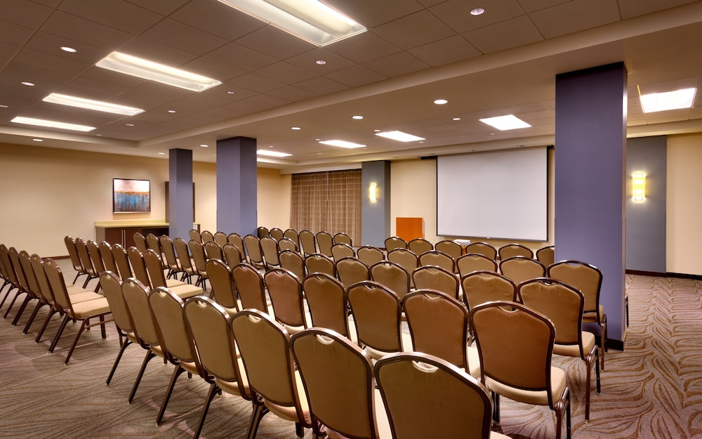 Hyatt Place Waikiki Beach 61/71