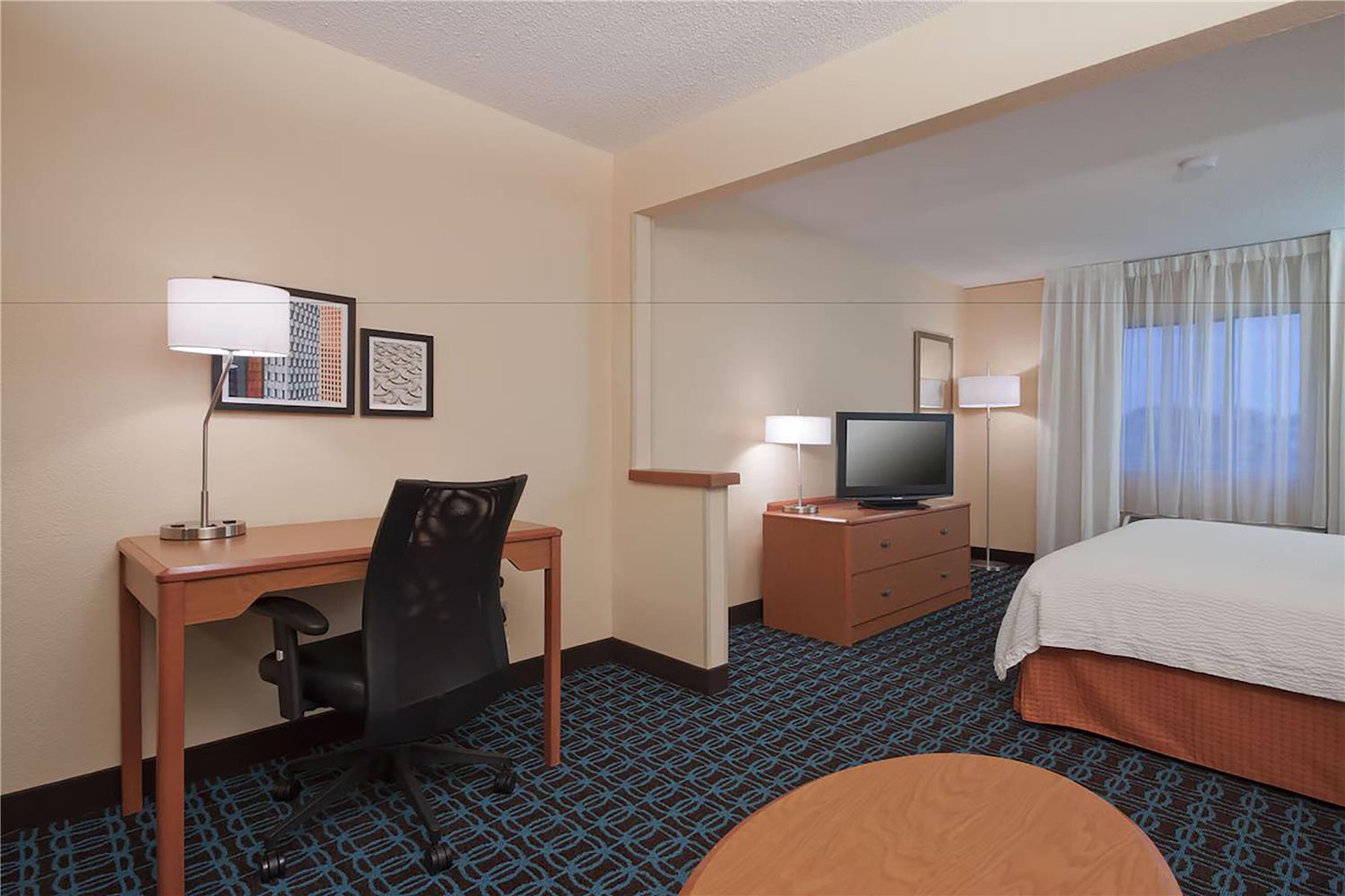 AmericInn by Wyndham Minot 13/20