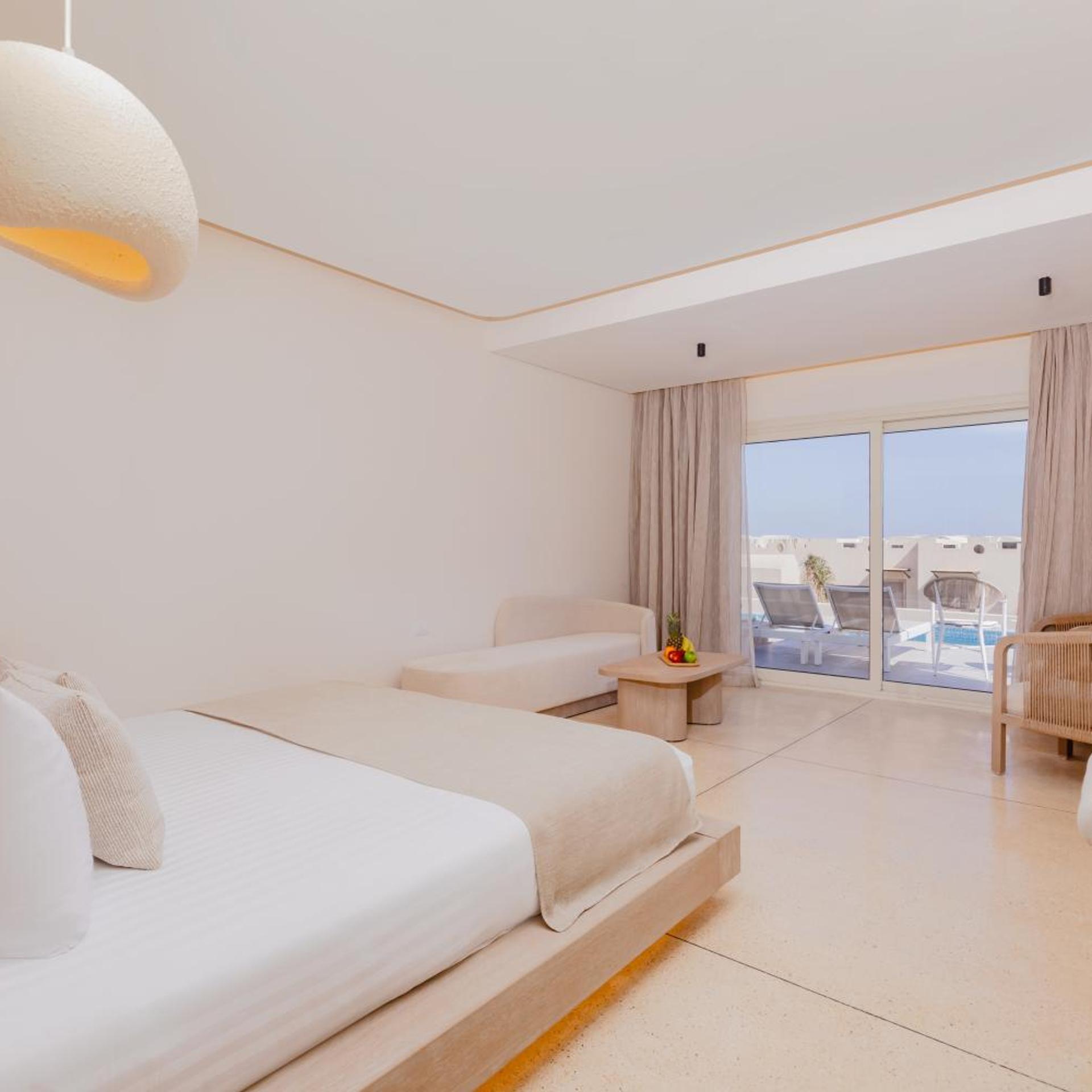 Junior Pool Suite