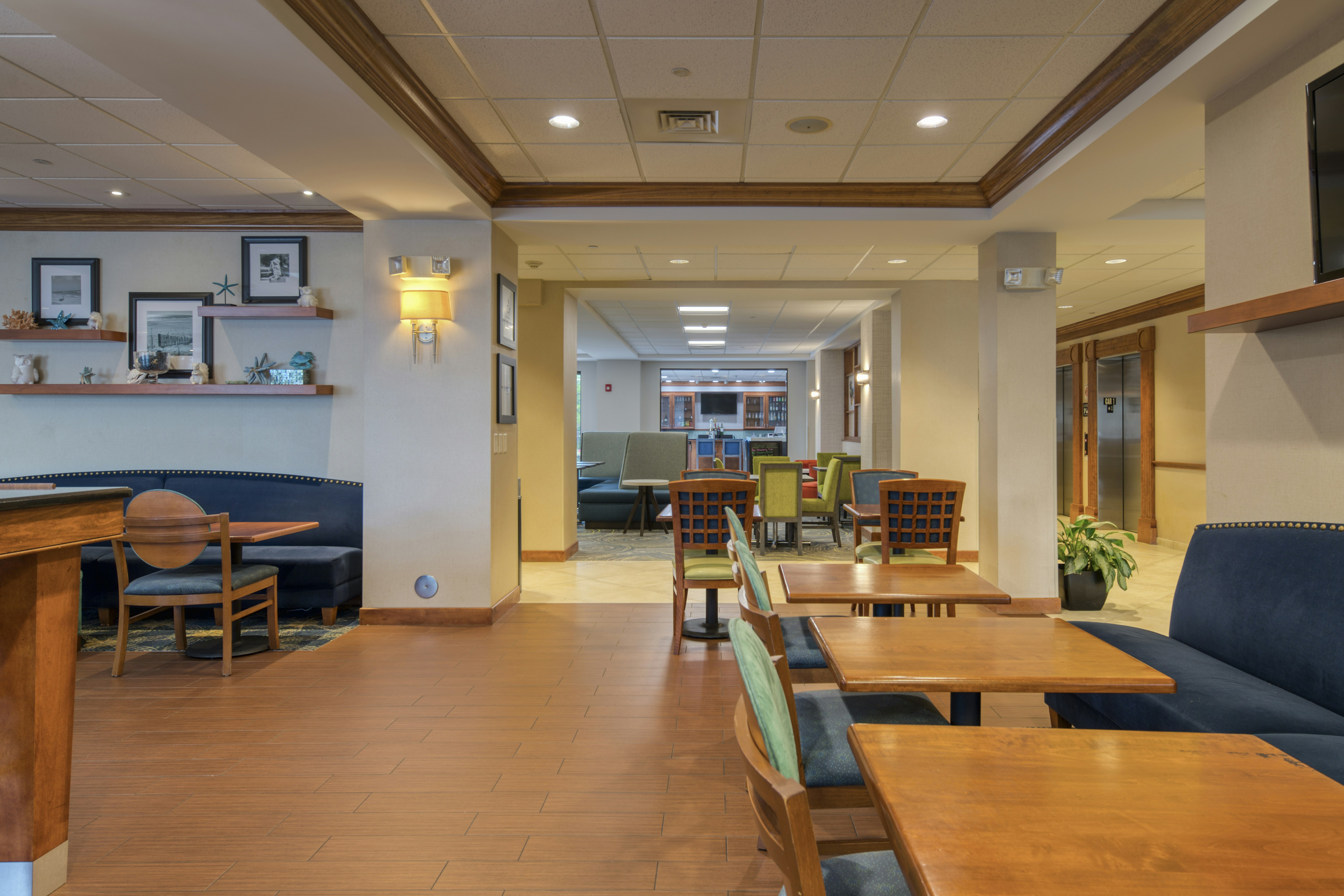Hampton Inn Wilmington - University Area/Smith Creek Station 54/72