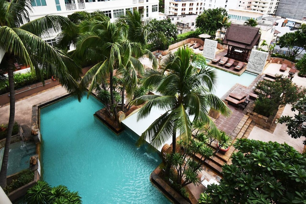 Century Park Hotel 44/48