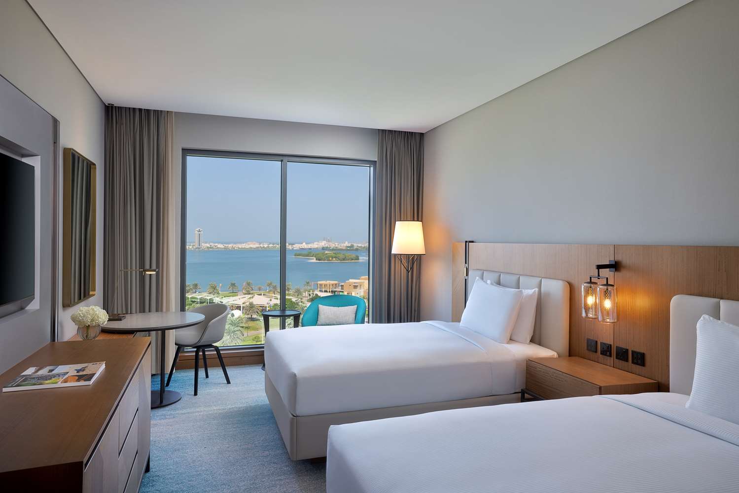 SUPERIOR, 2 DOUBLE BEDS, WATER FRONT