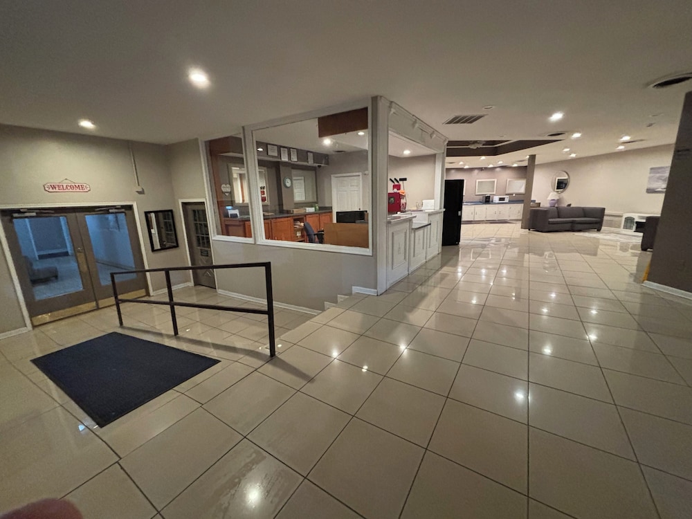 Apm Inn & Suites 13/54
